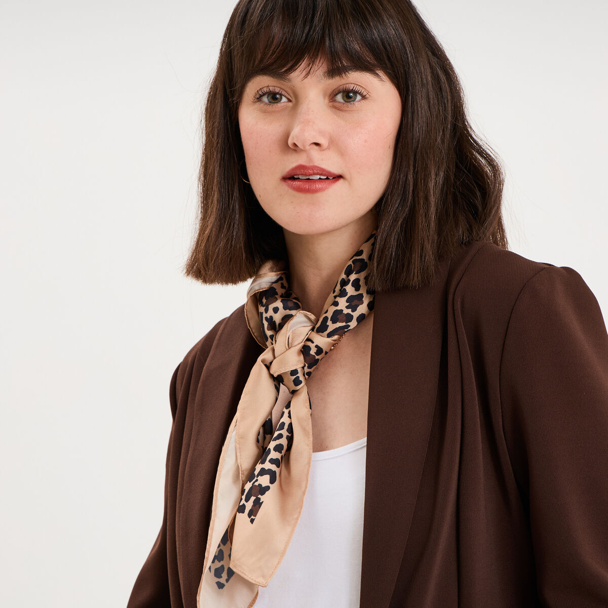 Foulard carr&eacute; effet satin sable femme