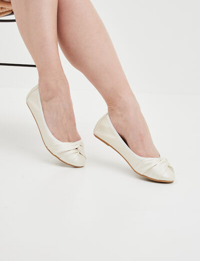 Ballerines effet nou&eacute; blanc femme