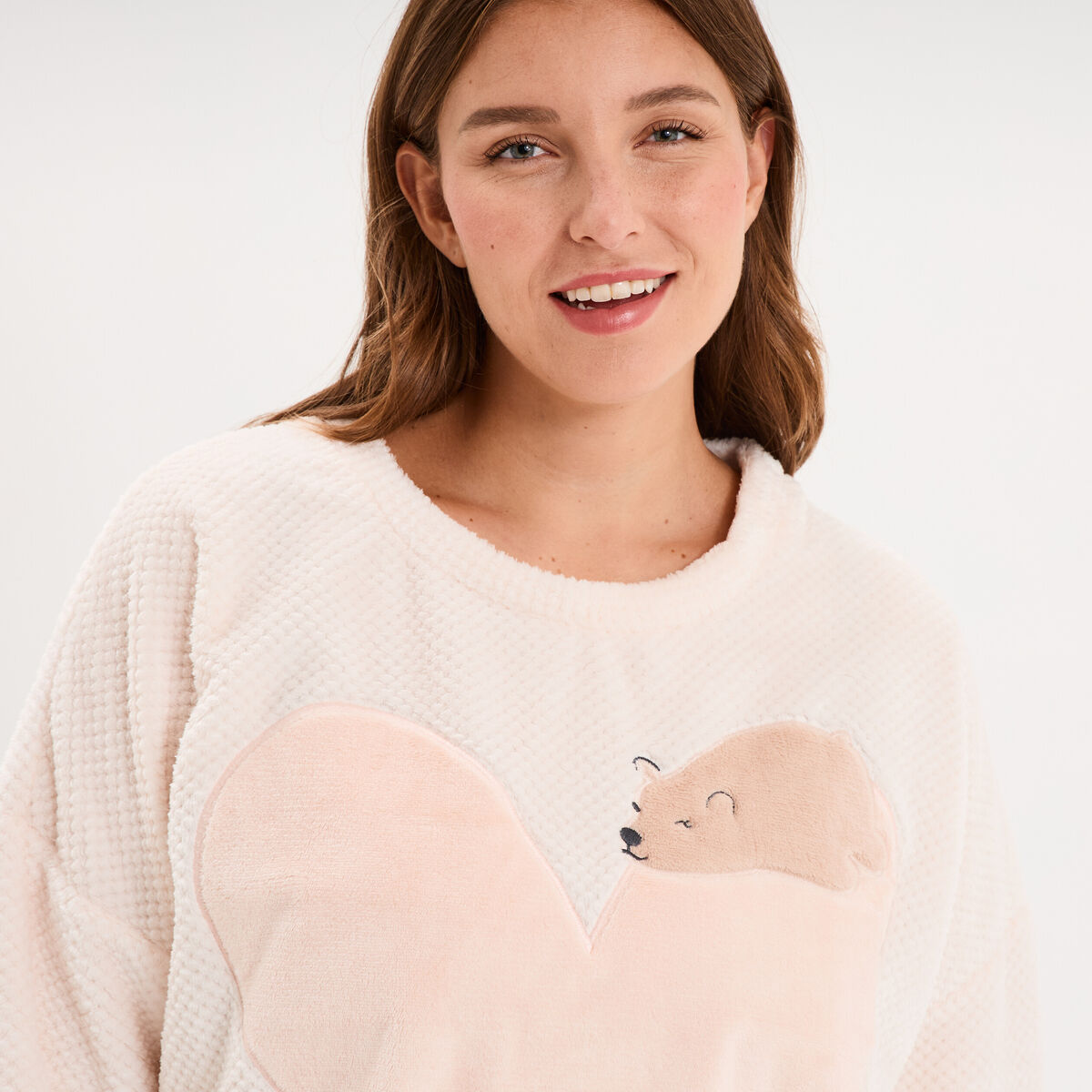 Ensemble pyjama effet velours 2 pi&egrave;ces creme femme grande taille