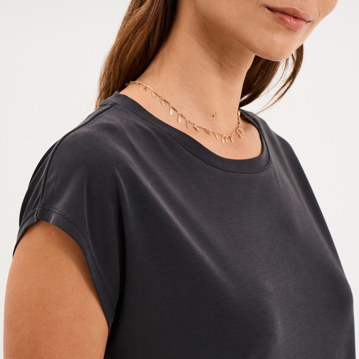 T-shirt manches courtes coupe droite noir femme