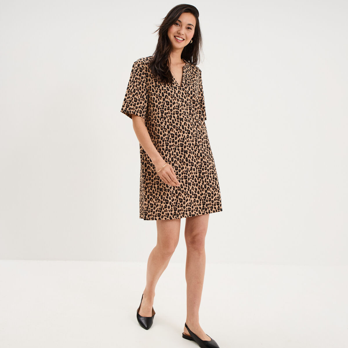 Robe courte col en V manches courtes beige clair femme