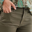 Short en jean slim coton stretch vert kaki femme