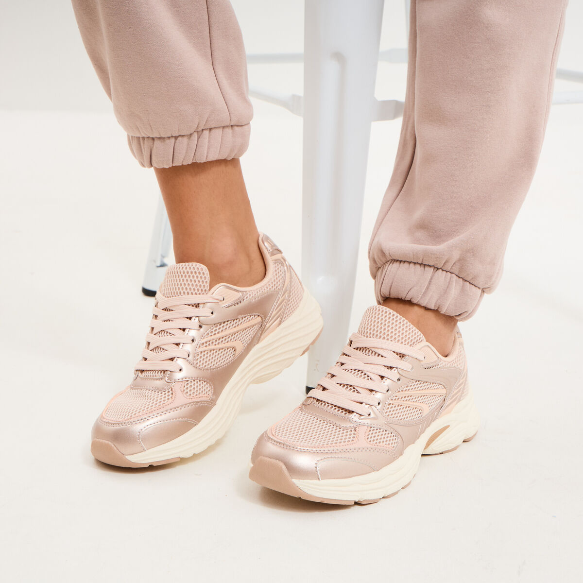 Baskets running rose femme