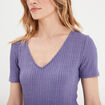 T-shirt col en V côtelé violet foncé femme