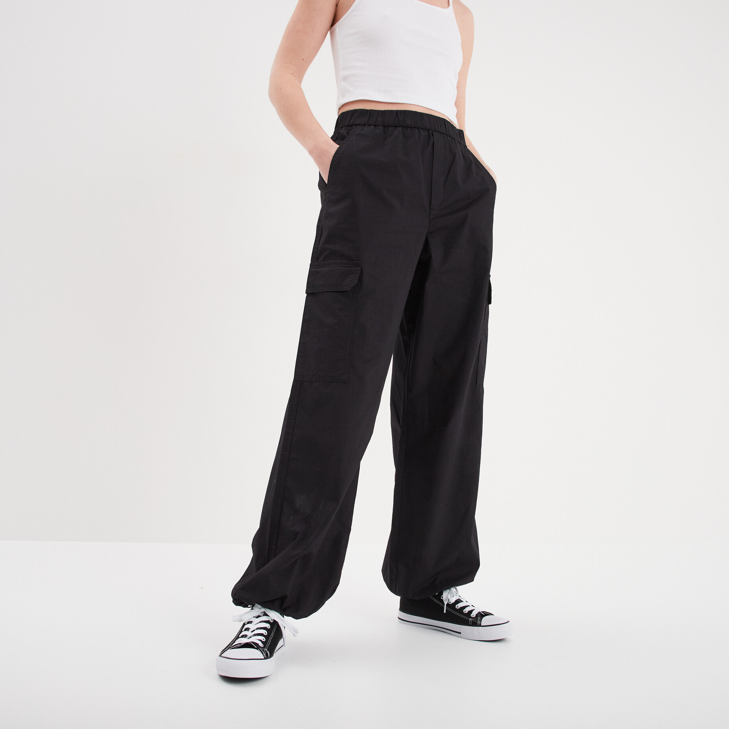 Pantalon cargo lien aux jambes noir femme LIBERTO