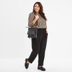 Pantalon cigarette ceintur&eacute; effet cr&ecirc;pe noir femme grande taille