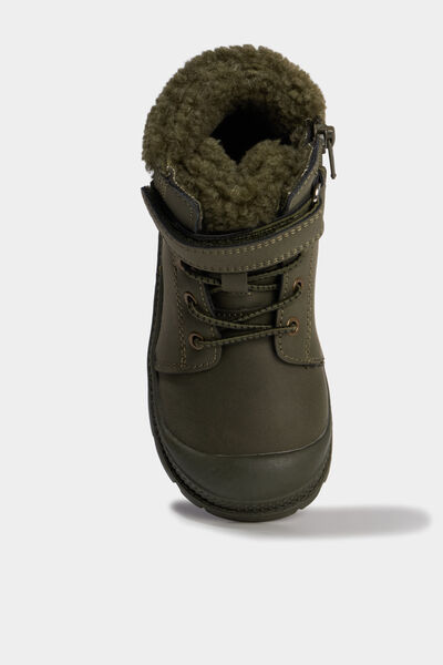 Boots crant&eacute;es doublure effet polaire vert kaki gar&ccedil;on