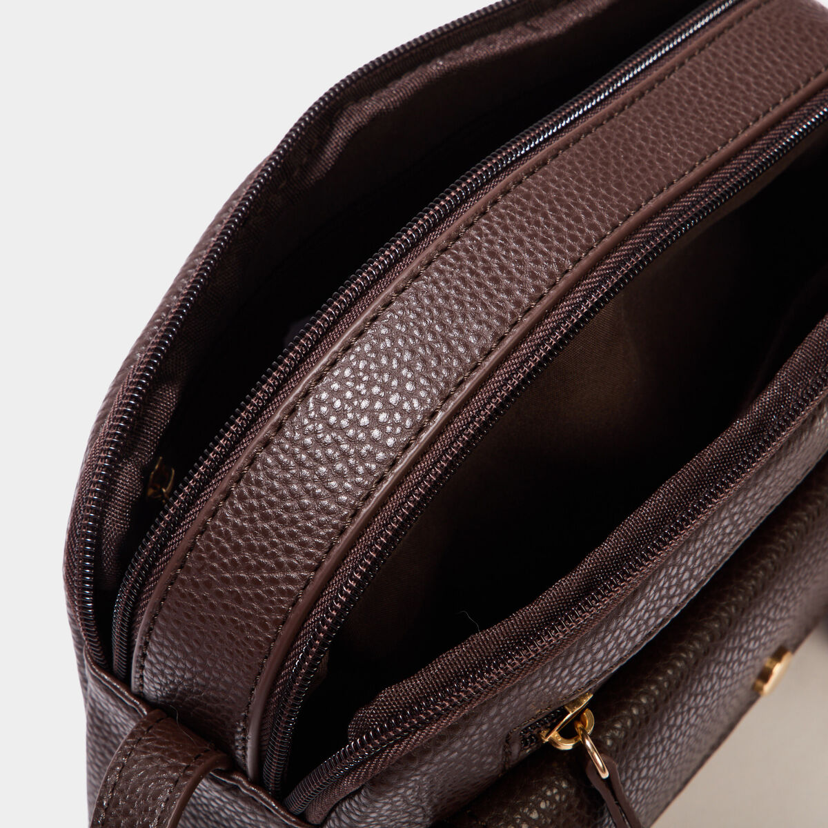 Sac pochette avec poche à rabat marron foncé femme