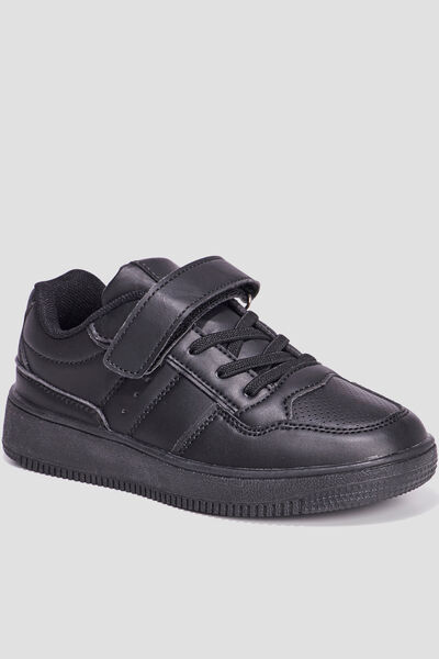 Baskets &agrave; scratchs avec bout rond noir gar&ccedil;on
