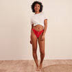 Tanga en satin rouge femme