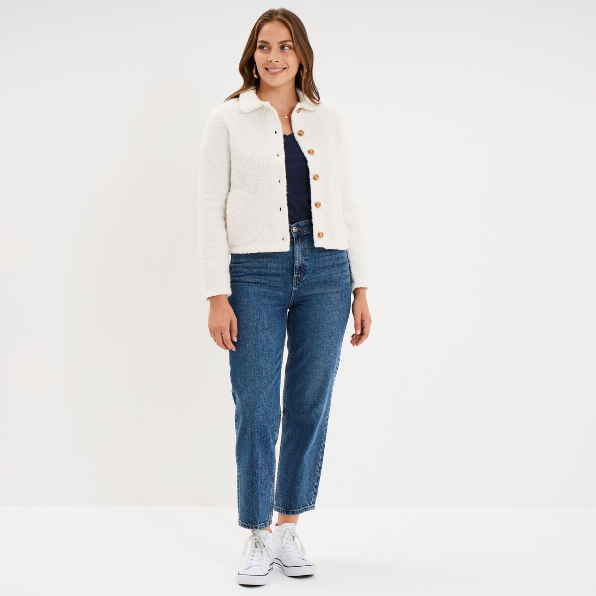 Veste courte boutonn&eacute;e effet bouclette blanc femme
