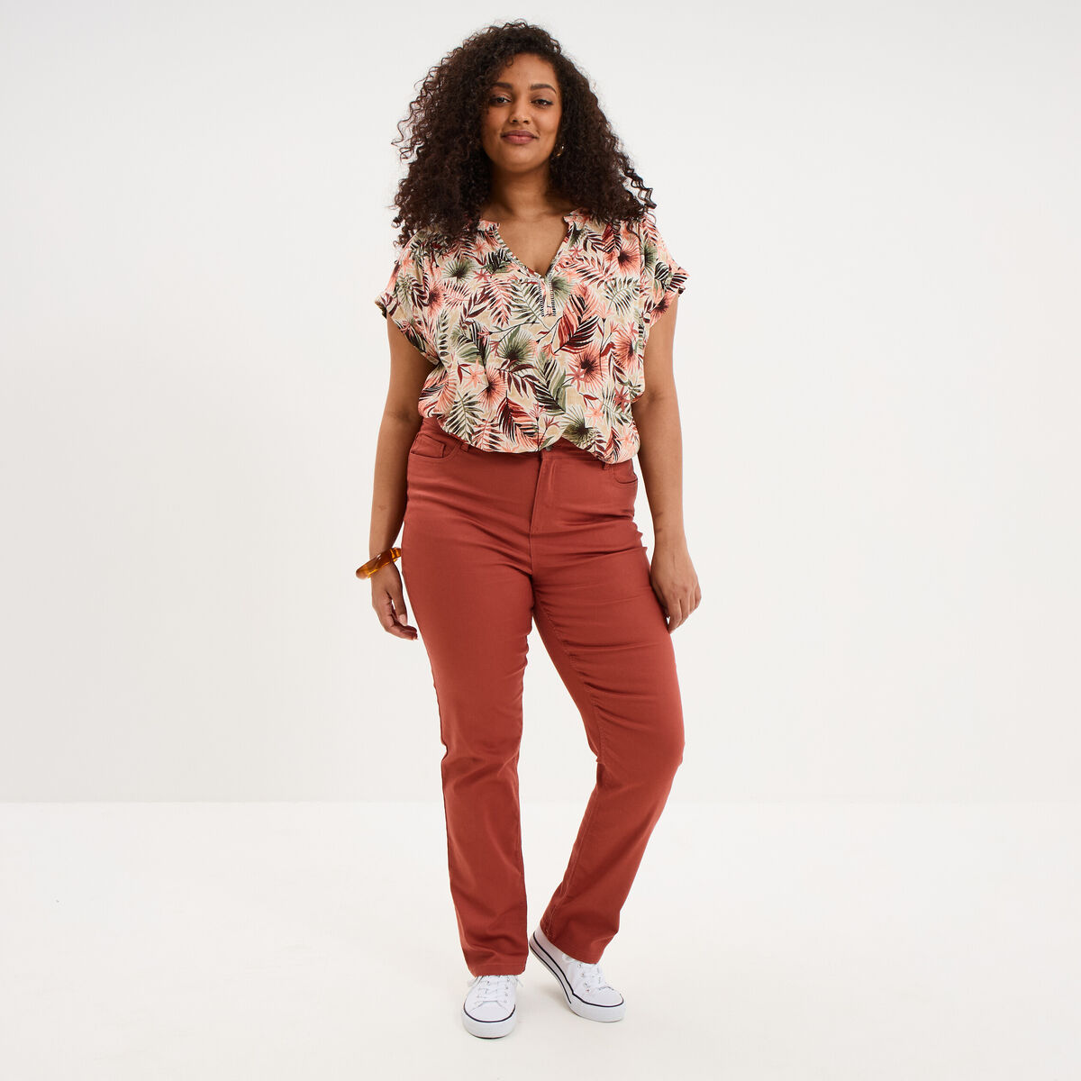 Blouse col en V manches courtes beige femme grande taille