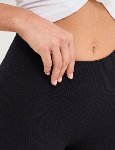 Short cycliste de sport c&ocirc;tel&eacute; stretch noir femme
