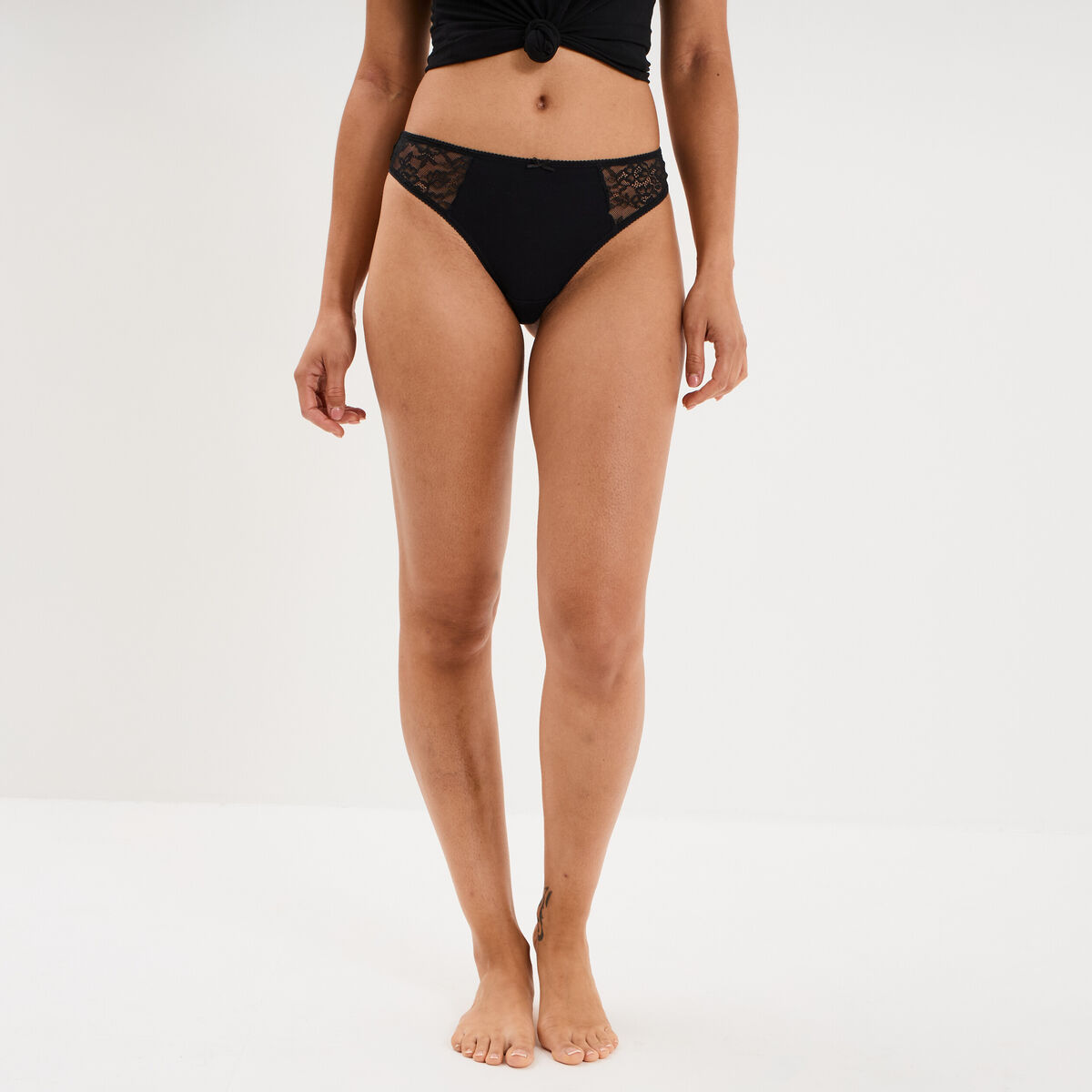 String coton majoritaire noir femme