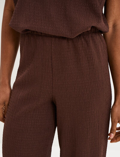 Pantalon large gaufr&eacute; taille &eacute;lastiqu&eacute;e marron fonc&eacute; femme