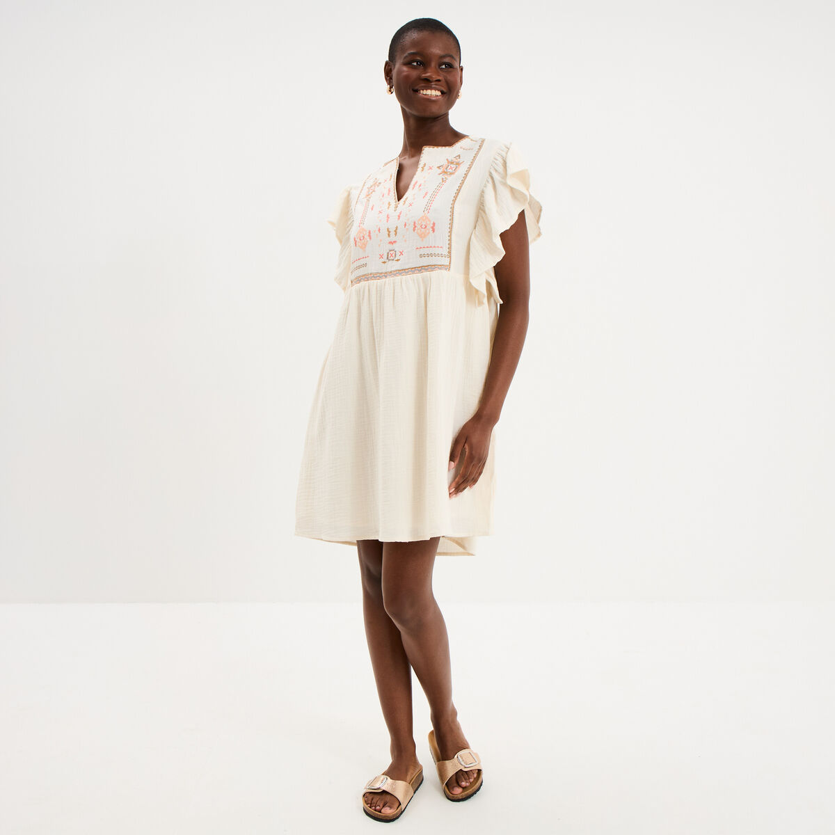 Robe brod&eacute;e manches volants coton creme femme