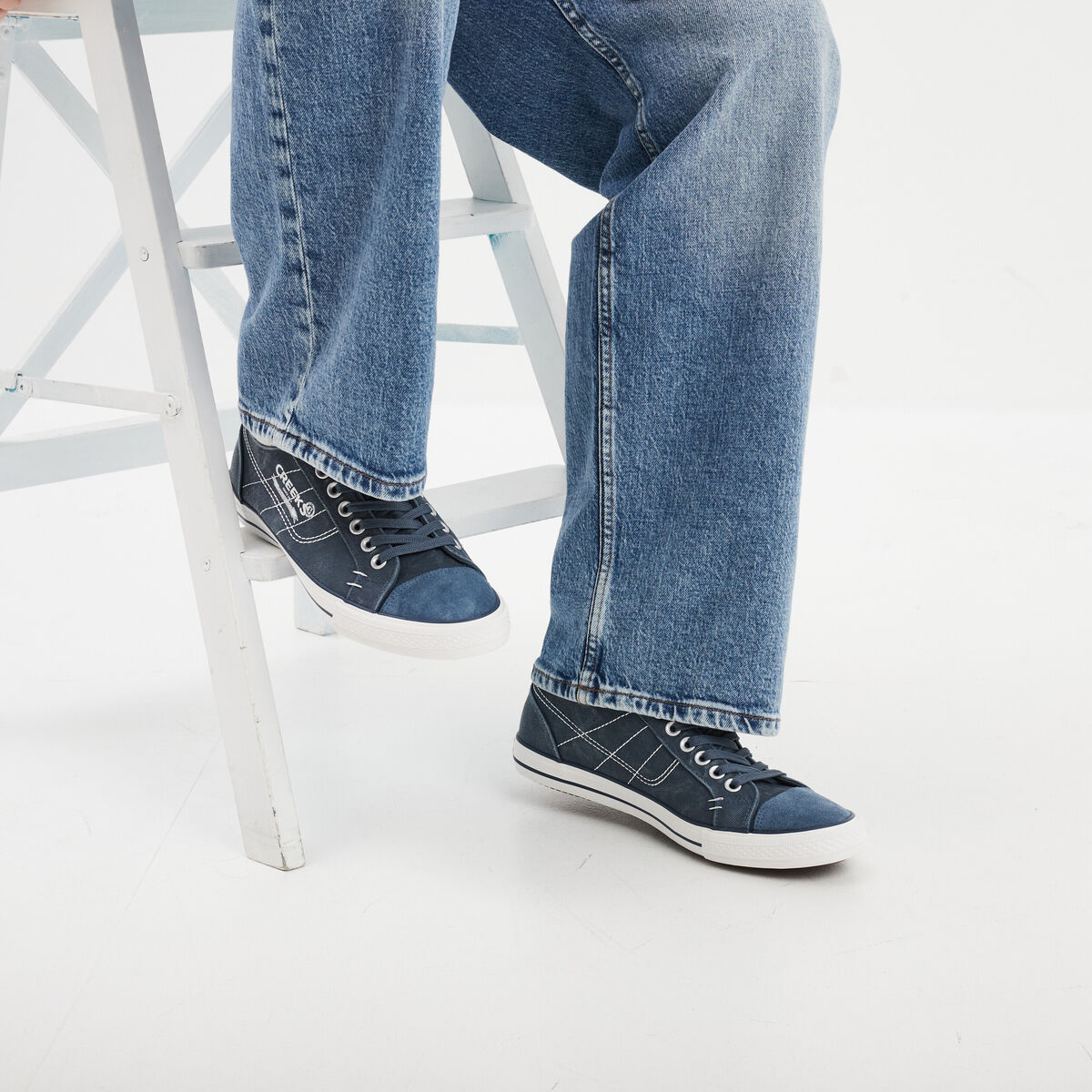 Tennis basses en toile &agrave; lacets bleu homme
