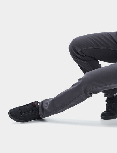 Tennis à lacets bout rond noir homme