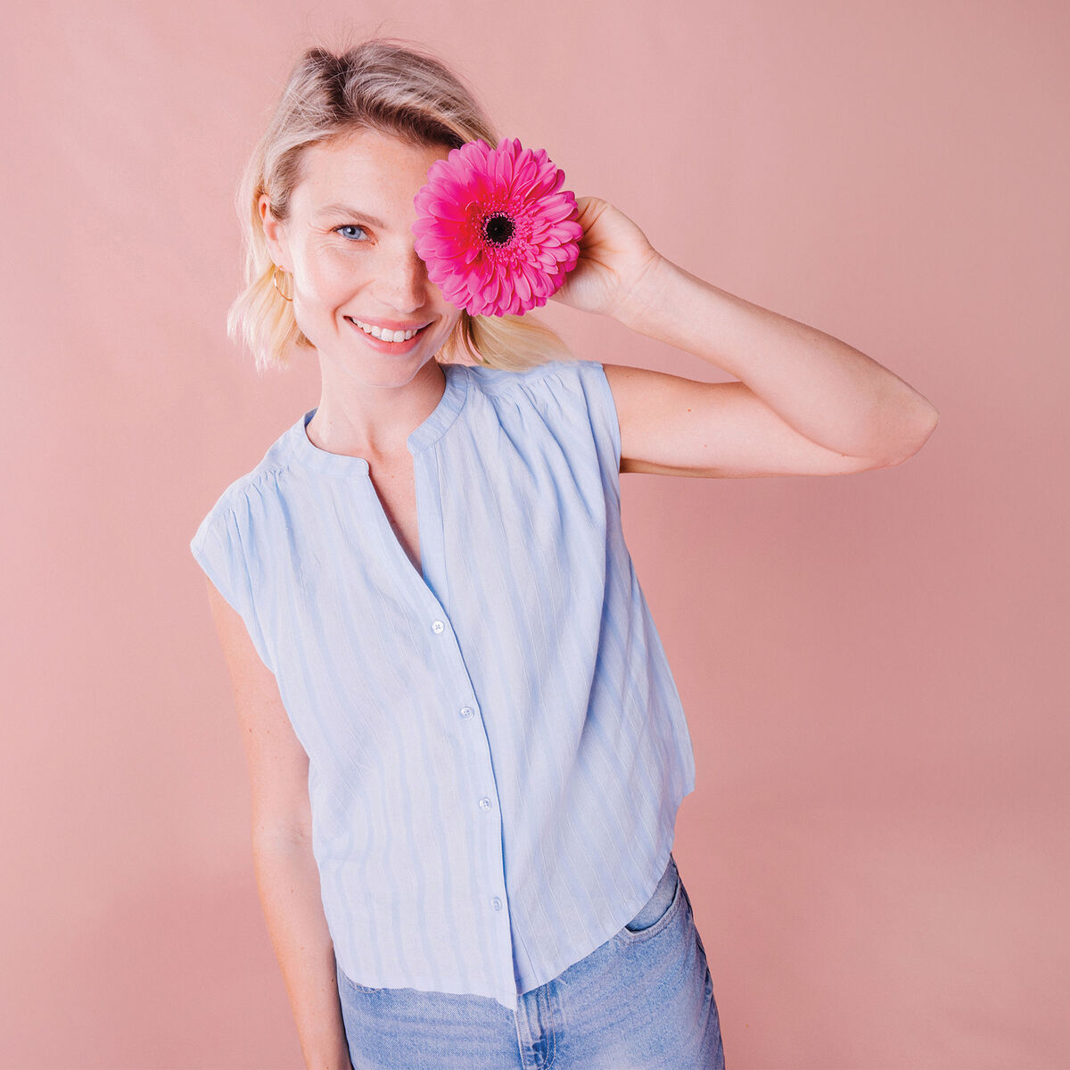 Blouse sans manches col tunisien coton bleu ciel femme