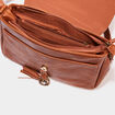 Sac besace en bandouli&egrave;re marron cognac femme