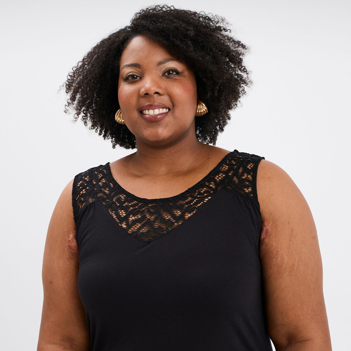 Débardeur col en dentelle noir femme grande taille