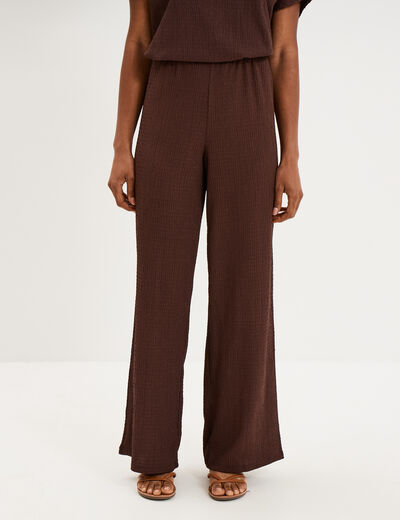 Pantalon large gaufr&eacute; taille &eacute;lastiqu&eacute;e marron fonc&eacute; femme