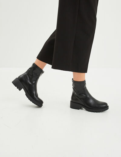 Bottines ranger crantées bout rond noir femme
