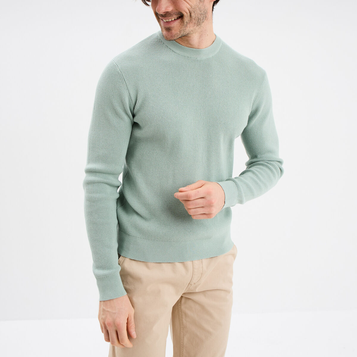 Pull en maille textur&eacute;e col rond vert pastel homme