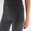 Pantalon flare fils m&eacute;tallis&eacute;s gris argent femme