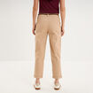 Pantalon chino regular ceinture tress&eacute;e sable femme