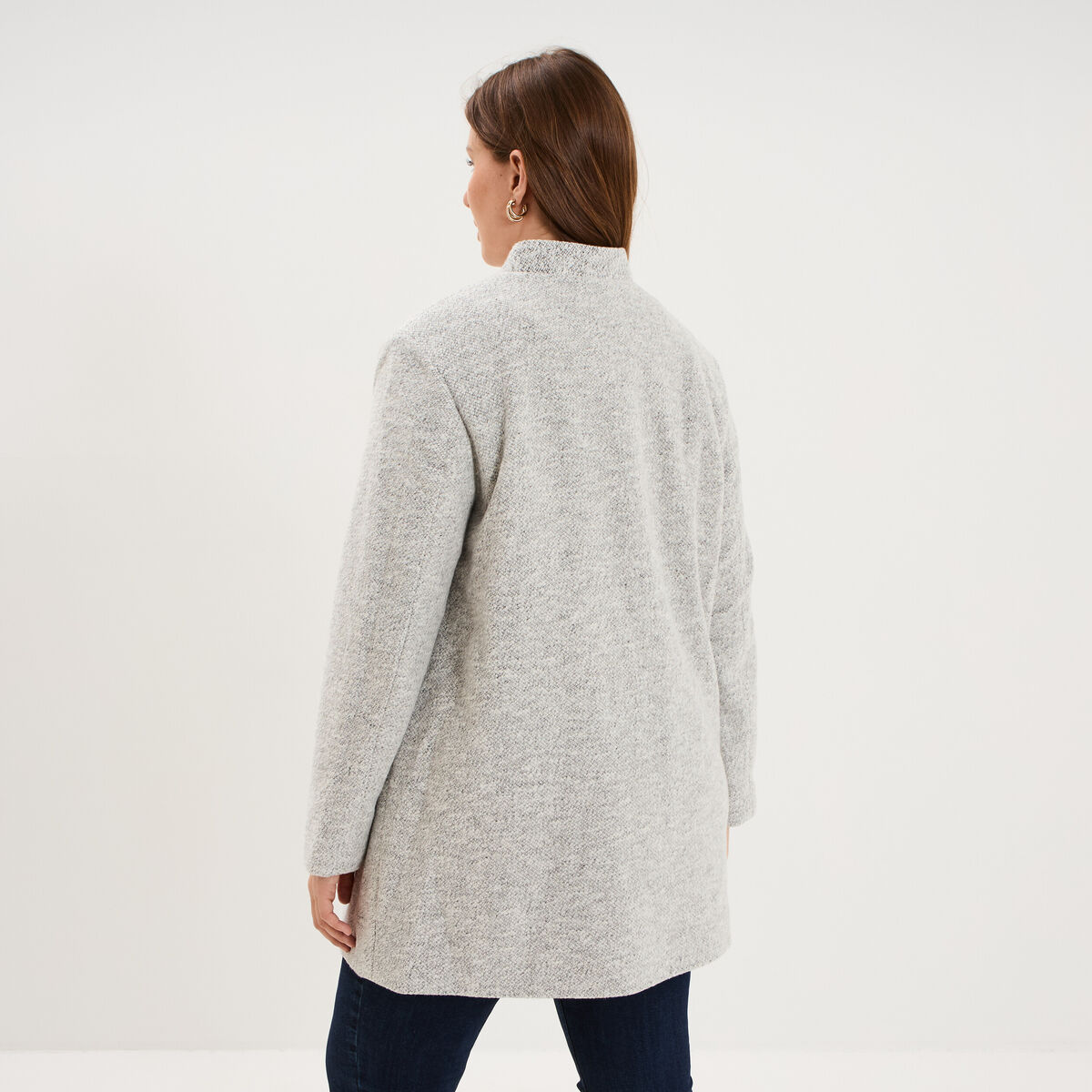 Manteau mi-long droit zipp&eacute; col mao gris clair femme grande taille
