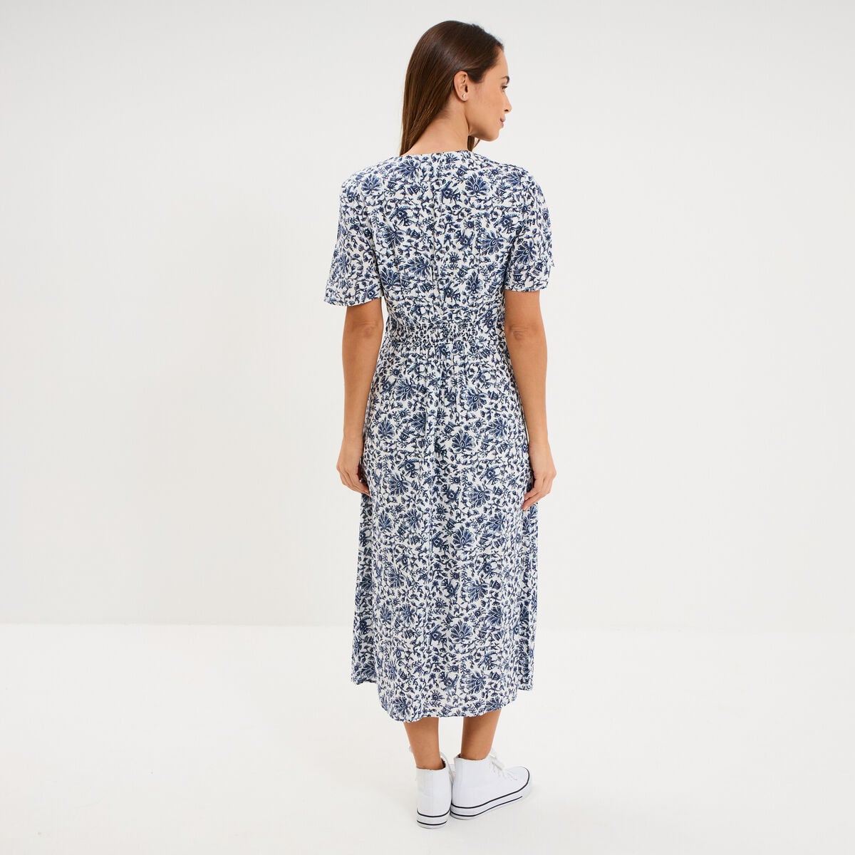 Robe longue empire taille smock&eacute;e blanc femme