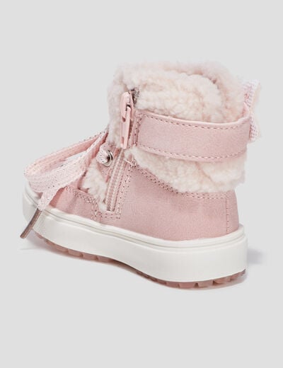 Bottes fourrées bout rond rose bébé fille