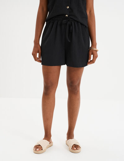 Short droit effet gauffré noir femme