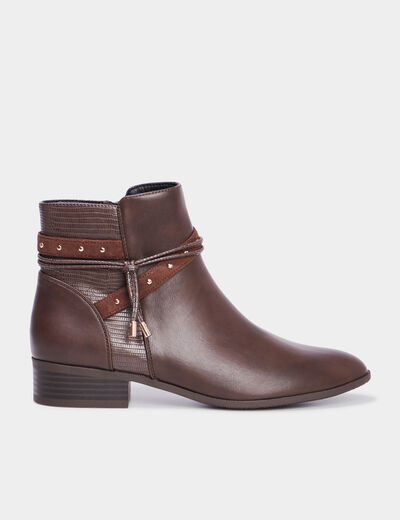 Bottines à talons plats détails cloutés marron femme