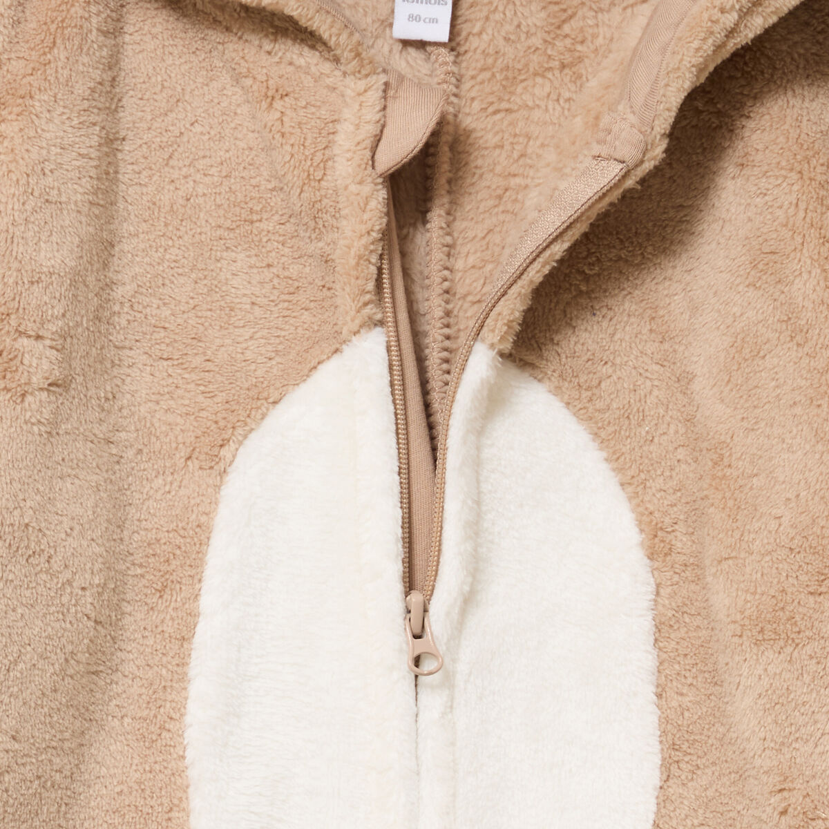 Pyjama No&euml;l effet velours &agrave; capuche taupe b&eacute;b&eacute;