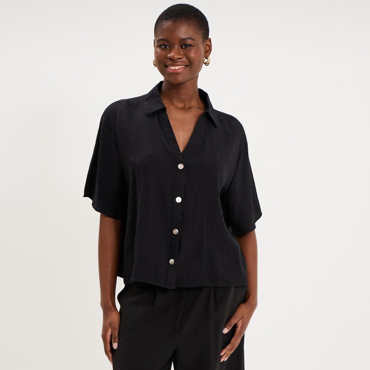 Chemise dos smock&eacute; manches courtes noir femme