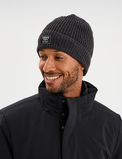 Bonnet tricot&eacute; gris fonc&eacute; homme