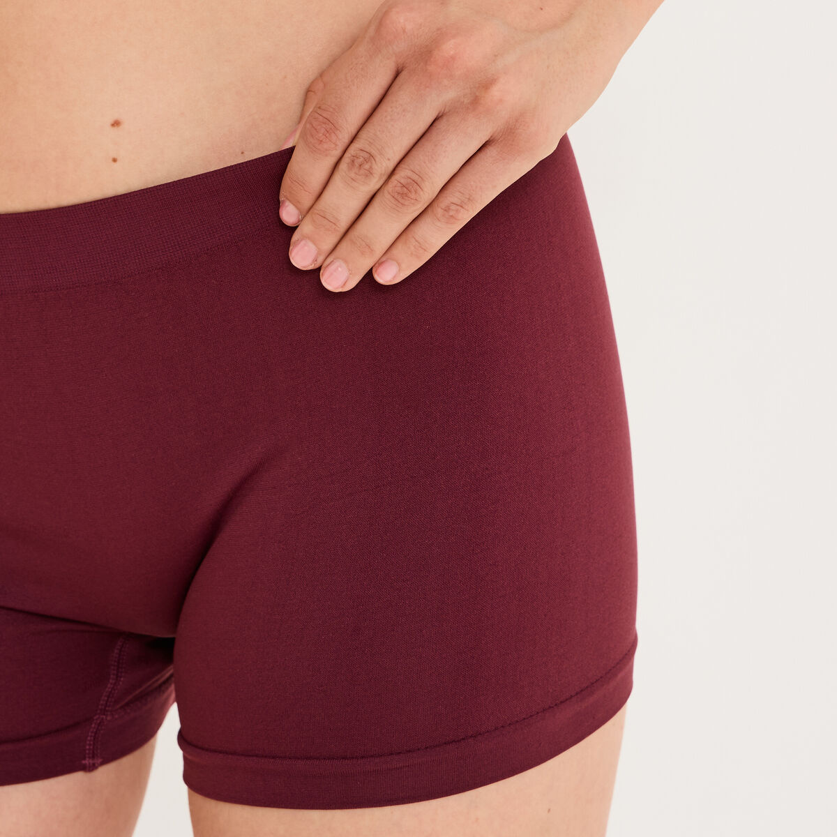 Shorty sans couture taille &eacute;lastiqu&eacute;e prune femme