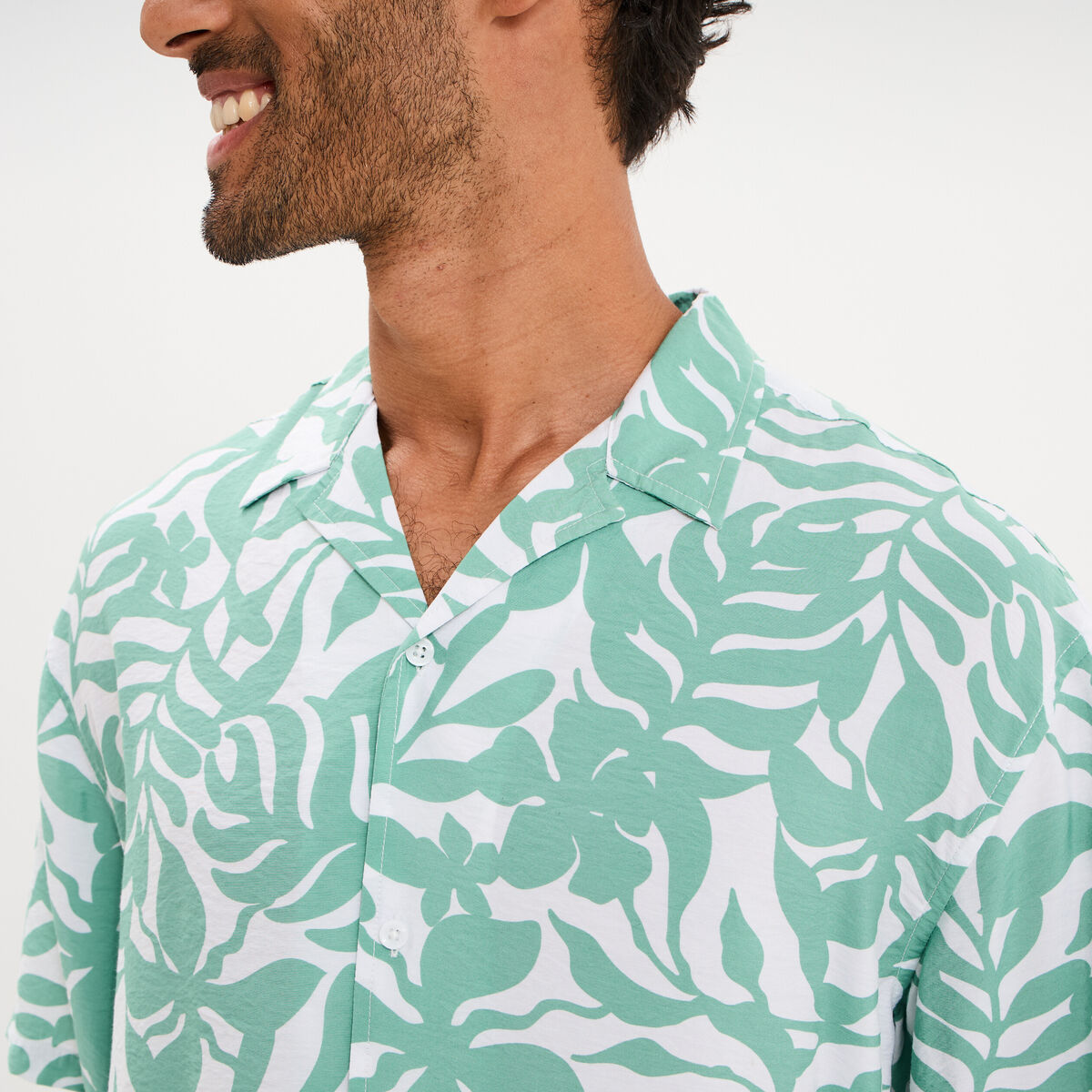 Chemise l&eacute;g&egrave;re textur&eacute;e manches courtes vert homme