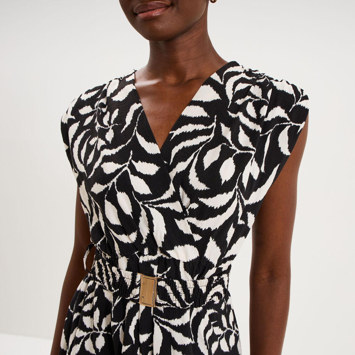 Robe longue cintr&eacute;e ceinture smock&eacute;e noir femme