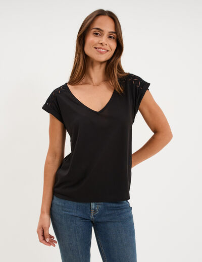 T-shirt col en V ajour&eacute; &eacute;paules et dos noir femme