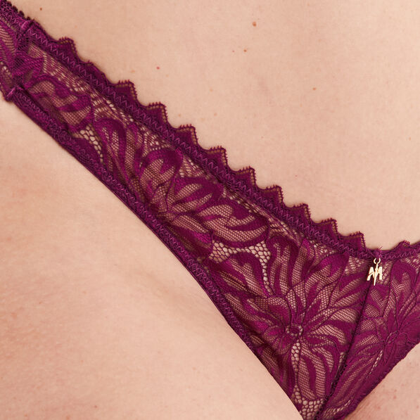 tanga en dentelle mosquitos rouge femme Tanga en dentelle Mosquitos rouge femme
