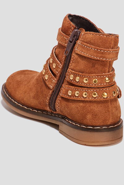 Bottines avec clous en cuir camel fille