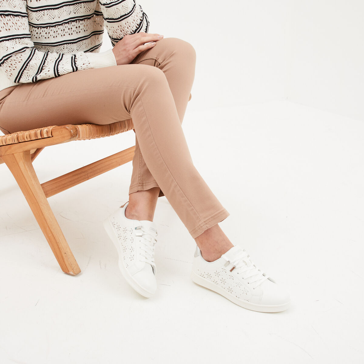 Baskets perfor&eacute;es Creeks blanc femme
