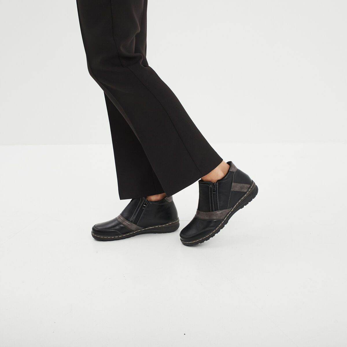 Bottines plates zipp&eacute;es semelles confort noir femme
