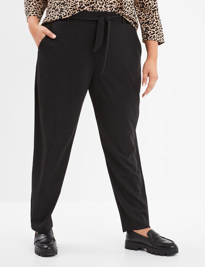 Pantalon cigarette ceintur&eacute; effet cr&ecirc;pe noir femme grande taille