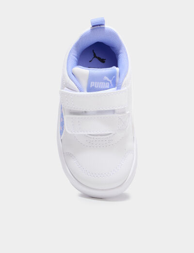 Tennis basses scratchs Puma Courtflex V3 bleu ciel b&eacute;b&eacute; fille