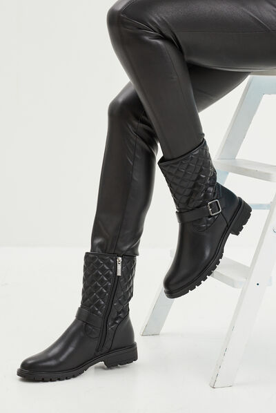 Bottines matelassées avec boucles noir femme