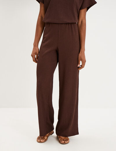Pantalon large gaufr&eacute; taille &eacute;lastiqu&eacute;e marron fonc&eacute; femme